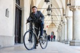 Kandydat na prezydenta Aleksander Miszalski: Kraków potrzebuje sprawnego menedżera. Nie przesiądę się z roweru do lexusa 