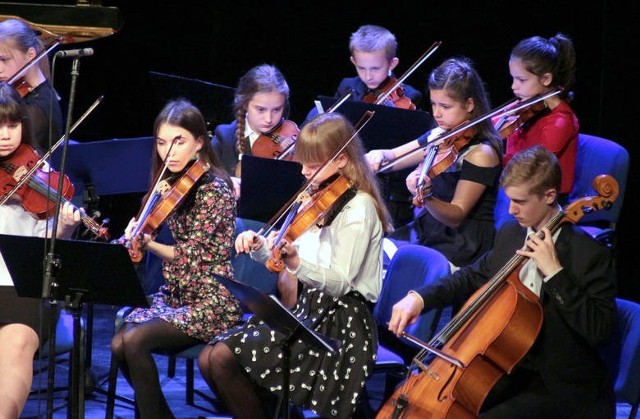 Koncert charytatywny "Wyśpiewaj dobro" dla pana Marcina, taty uczennicy I LO w Grudziądzu w wykonaniu uczniów szkoły muzycznej w czwartek o godz. 17 w I LO.