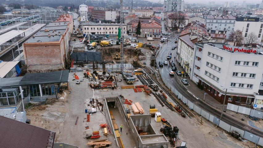 Budowa Rzeszowskiego Centrum Komunikacyjnego jest aktualnie...