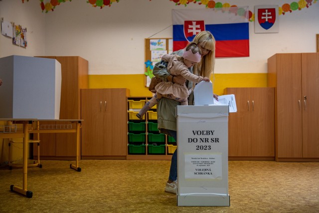 Wybory parlamentarne na Słowacji wygrała partia Smer-SD, na której czele stoi były premier Robert Fico.