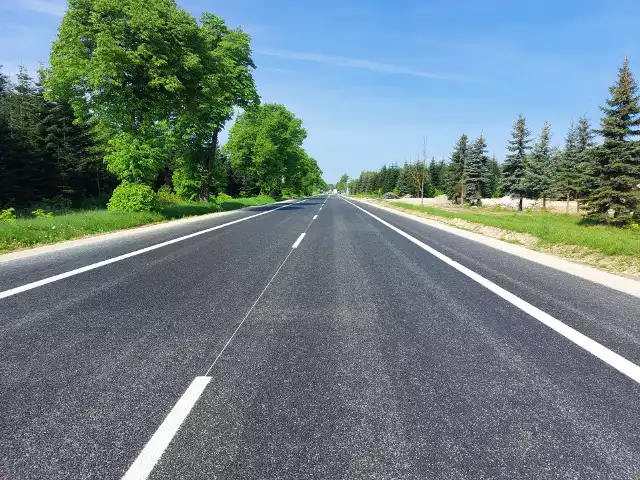 Wyremontowany odcinek drogi krajowej numer 73 Szczeglin - Pacanów