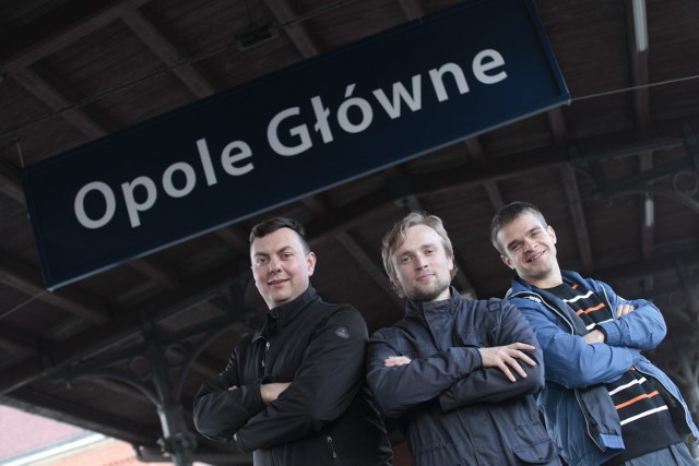 Michał, Mateusz i Dawid na lokalizację nietypowego baru wybrali lokal na pierwszym peronie Dworca Głównego PKP w Opolu.