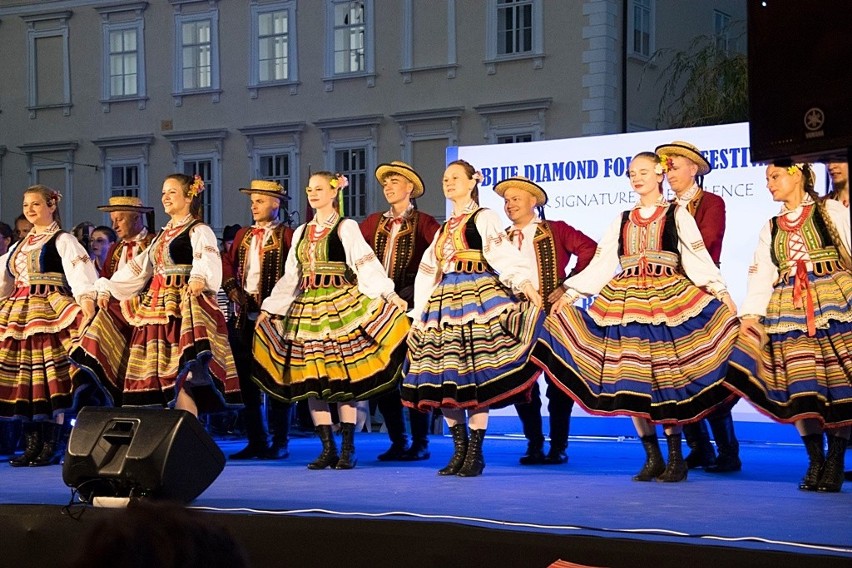 Na festiwalu folklorystycznym w Kranj „Krajna” wykonała...
