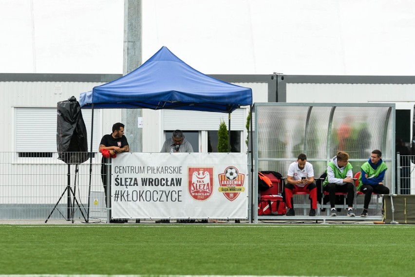 Nowy, piękny stadion we Wrocławiu. Pierwszy oficjalny mecz za nami (ZDJĘCIA). Ślęza Wrocław - Śląsk II Wrocław 3:0