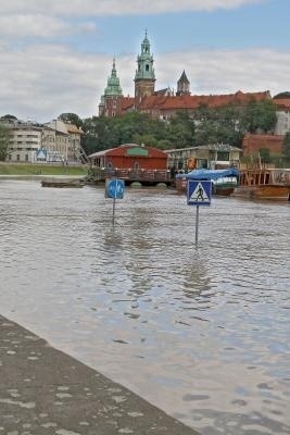 Kraków - podwyższony stan wody na Wiśle fot. Anna Kaczmarz