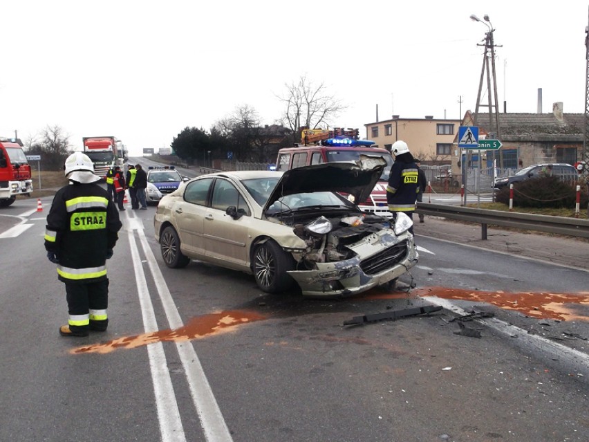 Wypadek w Skarszewie. Zderzyły się trzy samochody