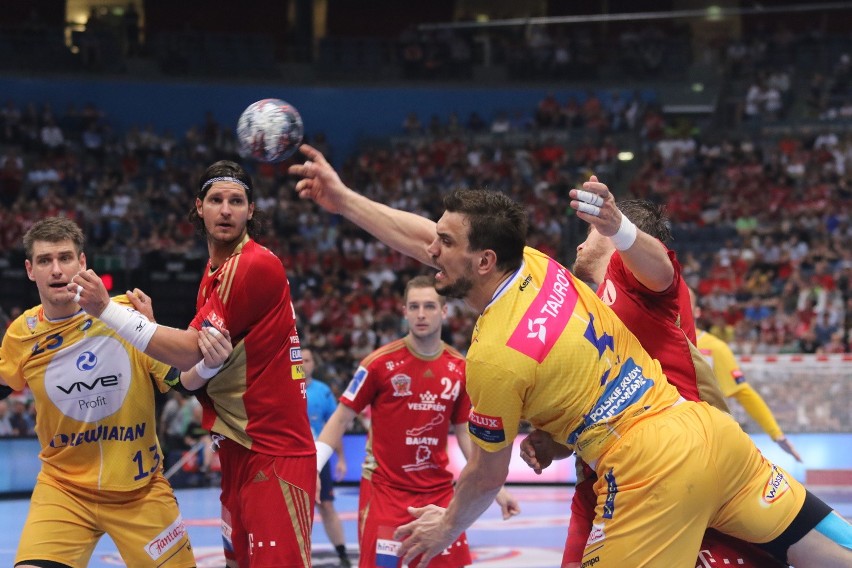 Vive Tauron Kielce po horrorze wygrał z Veszprem i zwyciężył w Lidze Mistrzów