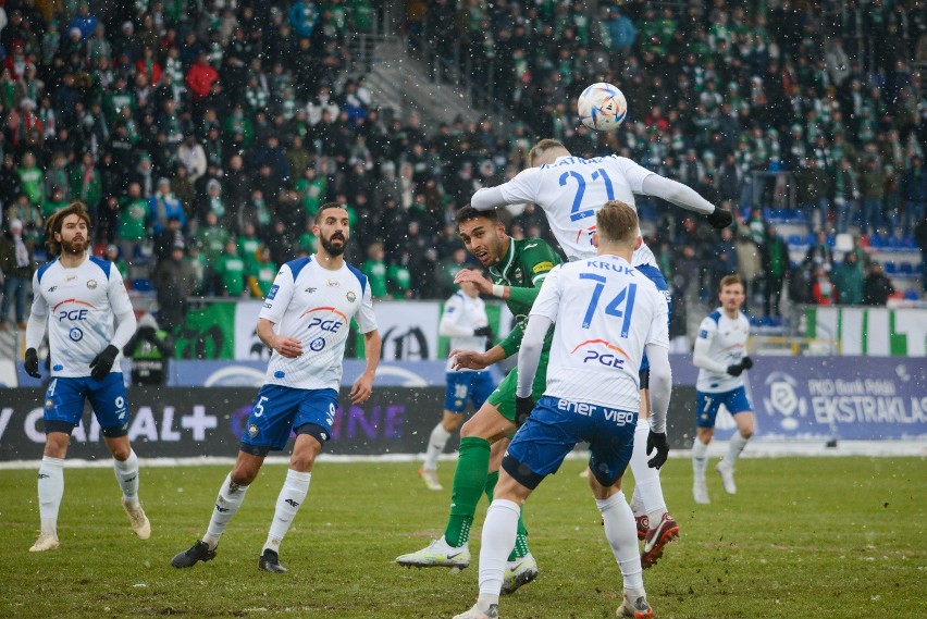 PKO Ekstraklasa. Radomiak Radom wygrał ze Stalą Mielec 1:0 po golu Raphaela Rossiego. Bardzo dobry mecz Berto Cayargi. Zobacz zdjęcia  