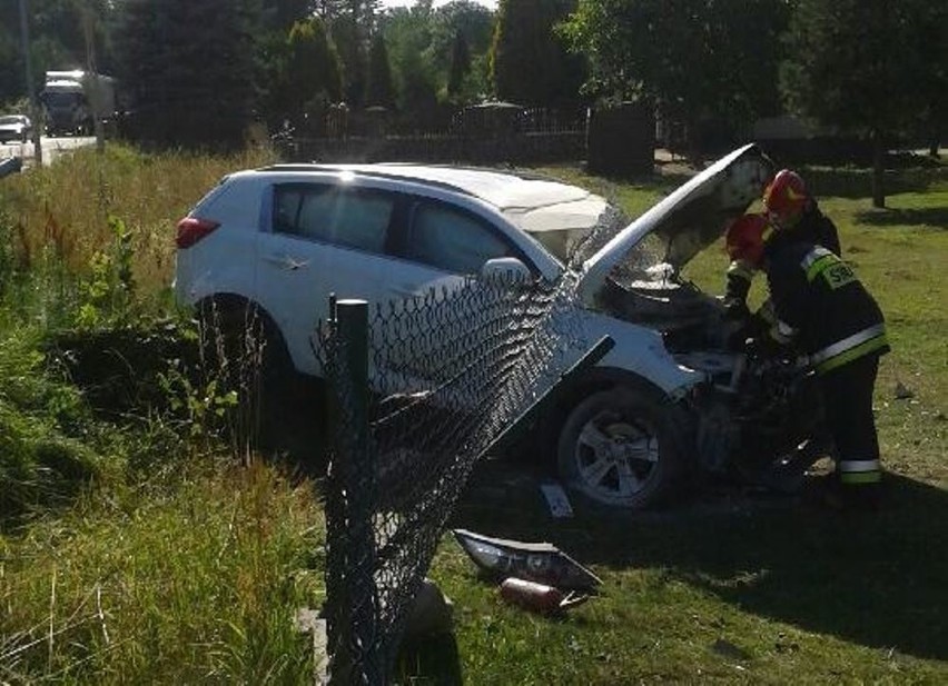 Wypadek w gminie Krasocin. Po zderzeniu z ciężarówką, osobówka się zapaliła