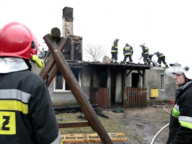 Pożar domu w Żarnowie.