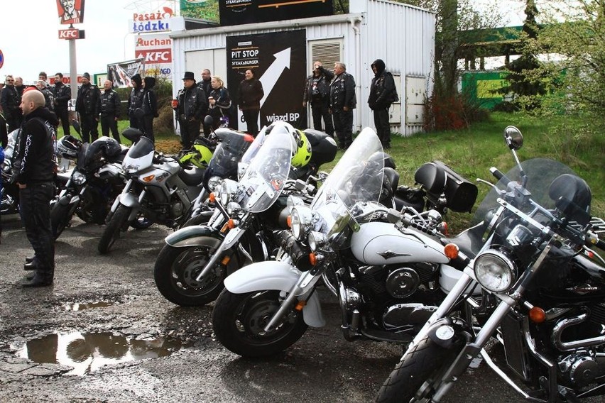 Motocykle na ul. Piotrkowskiej. Łódź odwiedził klub miłośników javy [zdjęcia]