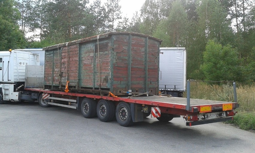 Wagon, którym transportowani byli Żydzi z Francji do KL Auschwitz, trafił do zbiorów Fundacji Pobliskie Miejsca Pamięci [ZDJĘCIA]