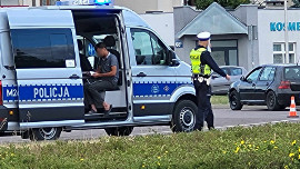 Volkswagen potrącił motocyklistę w Suwałkach