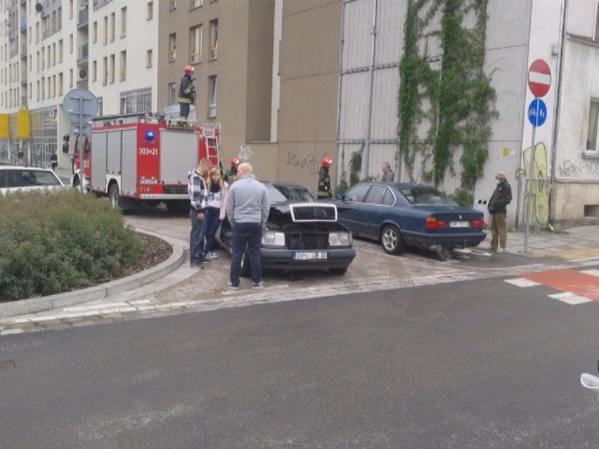 Wrocław: Wypadek na Pułaskiego. Zderzenie tramwaju z samochodem (ZDJĘCIA)