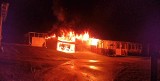 Pożar koło Złocieńca. Płonęły garaże, zagrożone były inne budynki [ZDJĘCIA]