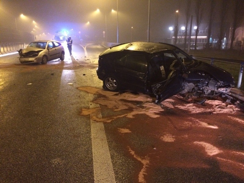 Wypadek na trasie Górna! Bez prawa jazdy uciekał przed policją pod prąd! [FILM, zdjęcia]