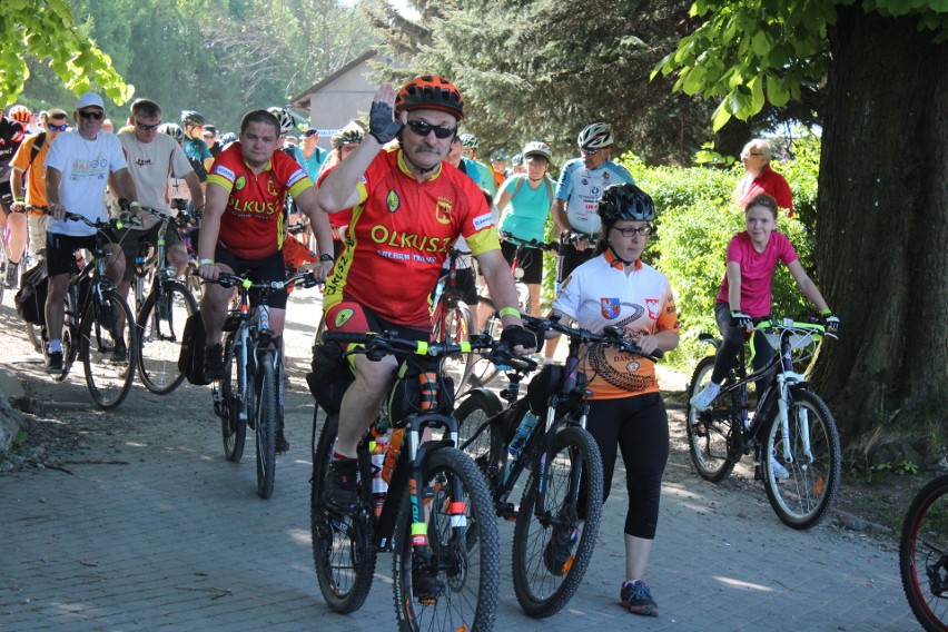 Płoki. Tłumy rowerzystów na trasie XI Integracyjnego Rajdu Rowerowego [ZDJĘCIA]