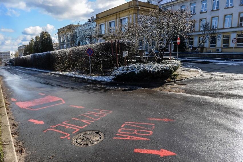 7. Szpital Marynarki Wojennej znajduje się w pobliżu DPS...