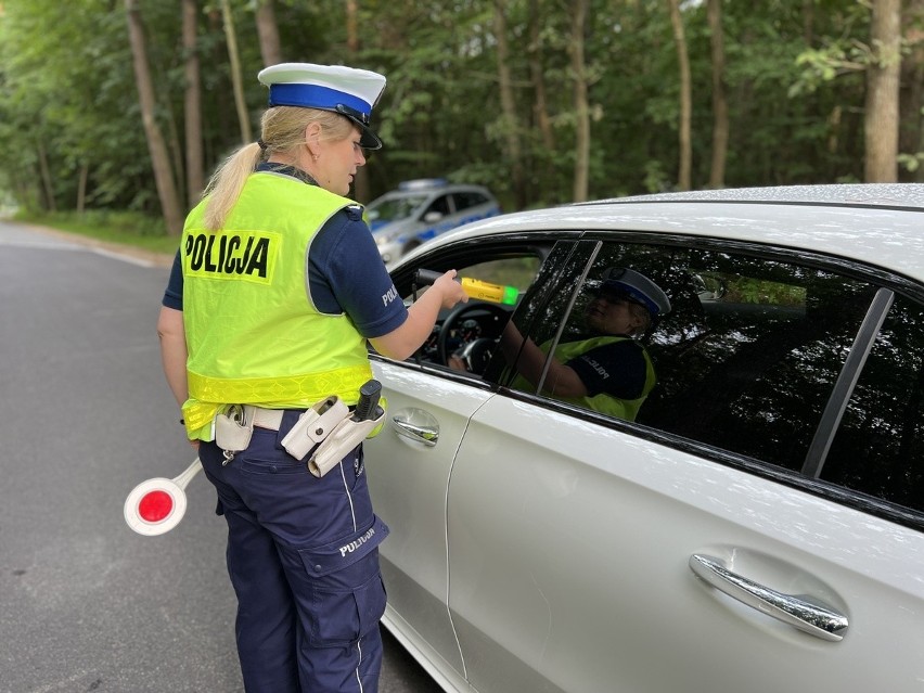 Akcja "Trzeźwość" w Augustowie. 12 pijanych kierowców, wysokie mandaty i utrata prawa jazdy. Rekordzista z 3 promilami alkoholu we krwi