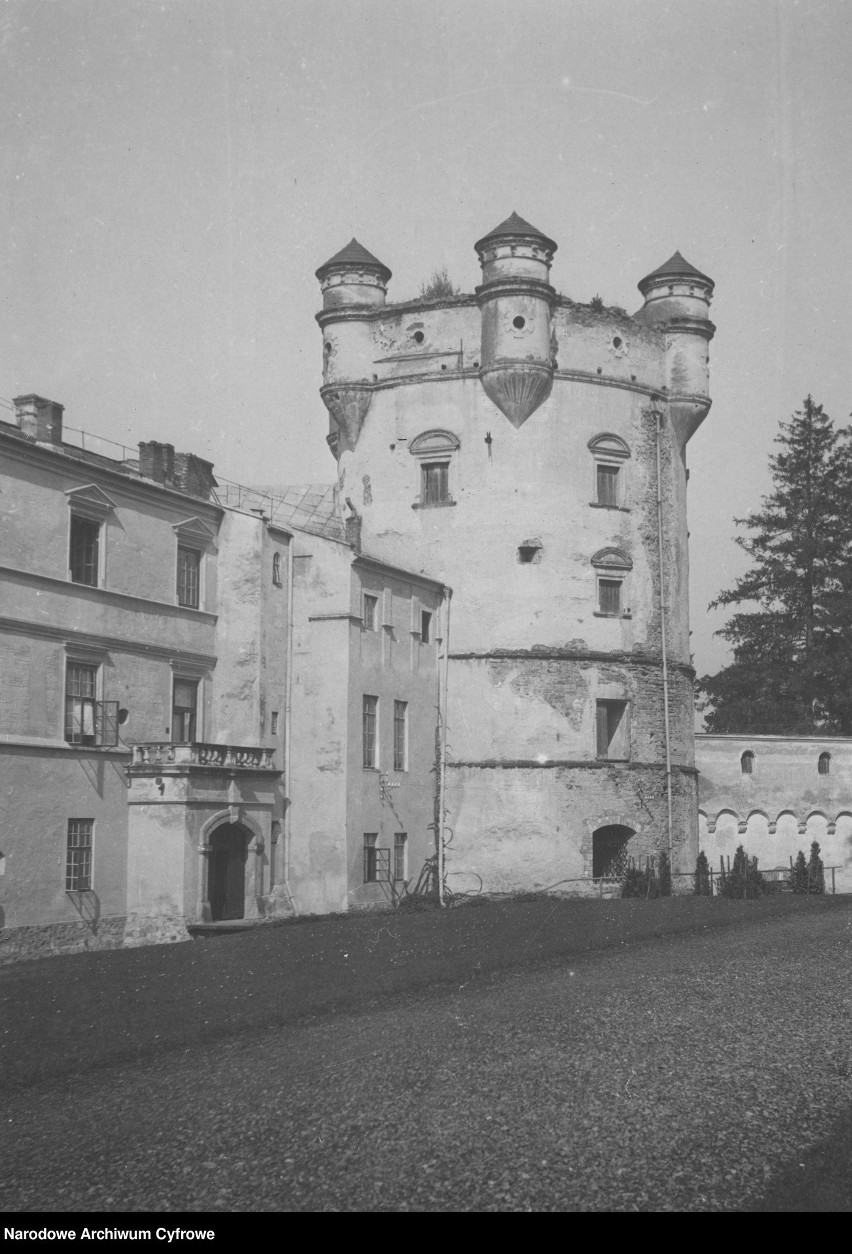 Zamek w Krasiczynie w okresie międzywojennym.