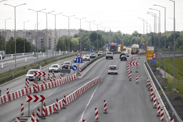 Zmiany związane są m.in. z likwidacją tymczasowego ronda na ul. 73-Pułku Piechoty, w pobliżu zakładu Bud-Las.