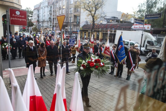 W Poznaniu uczczono 65. rocznicę rozpoczęcia powstania węgierskiego.Przejdź do kolejnego zdjęcia --->