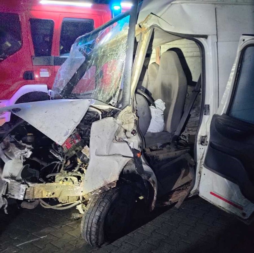 Wypadek w Żodyniu. Pijany kierowca uderzył w budynek...