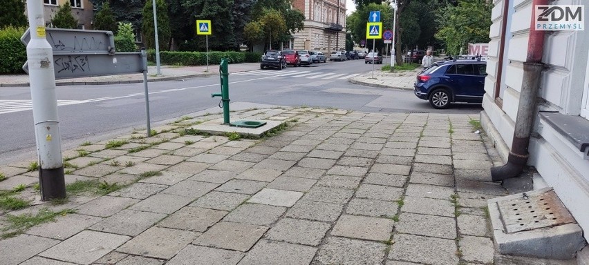 Ulica Mickiewicza przed remontem.