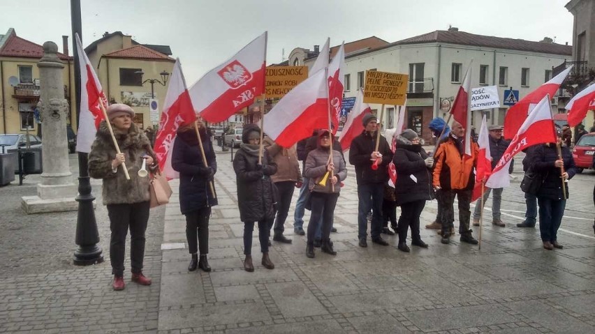 Pikieta pracowników  spółki Wodociągi i Kanalizacja w...