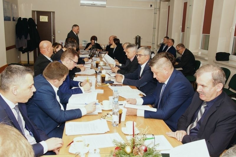 Rada Powiatu Kazimierskiego uchwaliła budżet na 2020 rok. Jest rekordowy. Jakie zadania maja być zrealizowane? [ZDJĘCIA] 