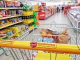 Sklepy reagują na koronawirusa. Biedronka, Żabka, Lidl i inne mocno stawiają na bezpieczeństwo klientów i pracowników [20.03.2020]