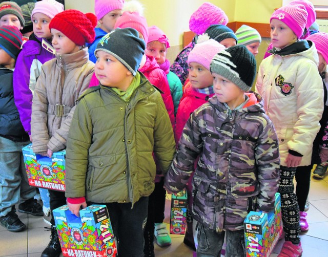 Uczniowie SP w Starej Kamionce z apteczkami WOŚP