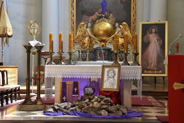 Komisja ds. Kultu Bożego i Dyscypliny Sakramentów przygotowała propozycję ujednoliconych wskazań liturgicznych na Wielki Tydzień 2021 roku.