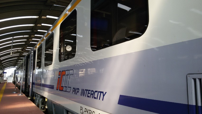 Zmodernizowanych wagonów Intercity zamówiło 215. Większość z...