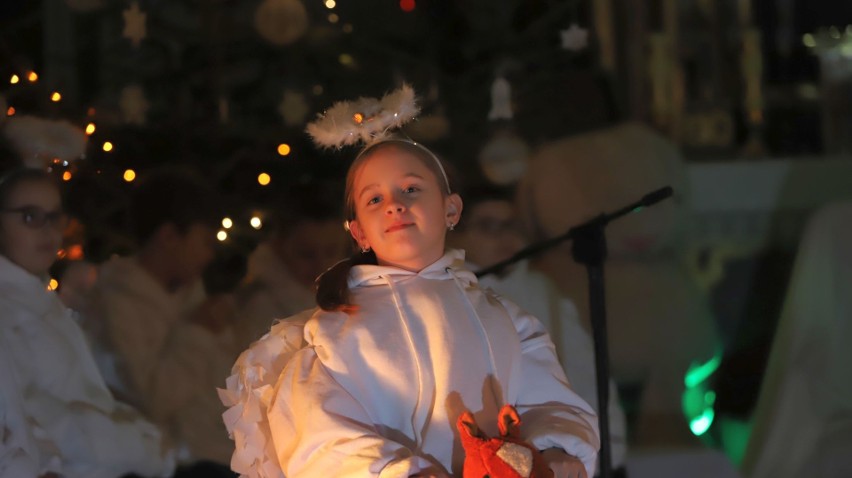 Piękne Przedstawienie Bożonarodzeniowe "Idziemy z dobrą nowiną" w kościele w Tumlinie. Wystąpili uczestnicy programu The Voice of Poland