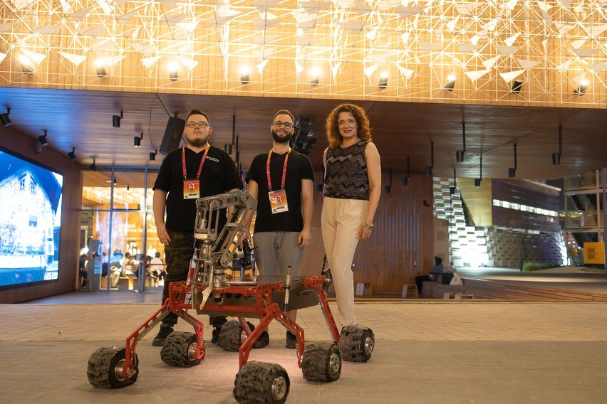EXPO 2020. Studenci Politechniki Białostockiej zobaczyli w Dubaju stworzony przez siebie projekt (zdjęcia)