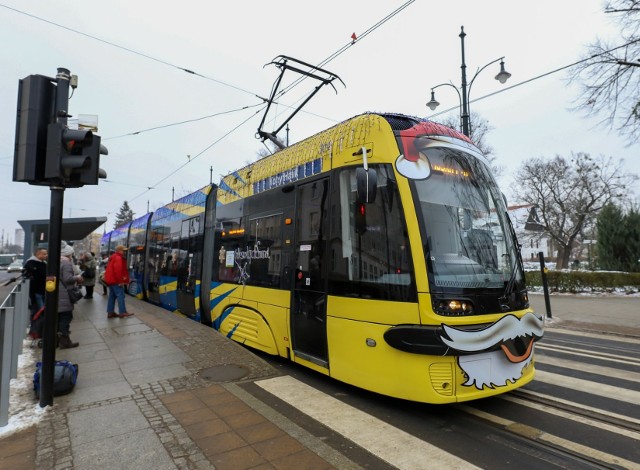 W święta Bożego Narodzenia po Toruniu będzie kursował świąteczny tramwaj. 24 grudnia pojawi się na linii nr 4, 25 i 26 grudnia - na linii nr 3