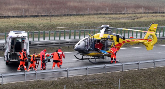 Karetki WPR w Śląskiem monitorowane są przez GPS. Centralizacja ratownictwa medycznego, planowana w Warszawie, może zniszczyć śląski system, który świetnie się sprawdza od kilku lat. Budowa śląskiego systemu kosztowała 9 mln zł. Czy można sobie pozwolić na likwidację dobrze działającego systemu?