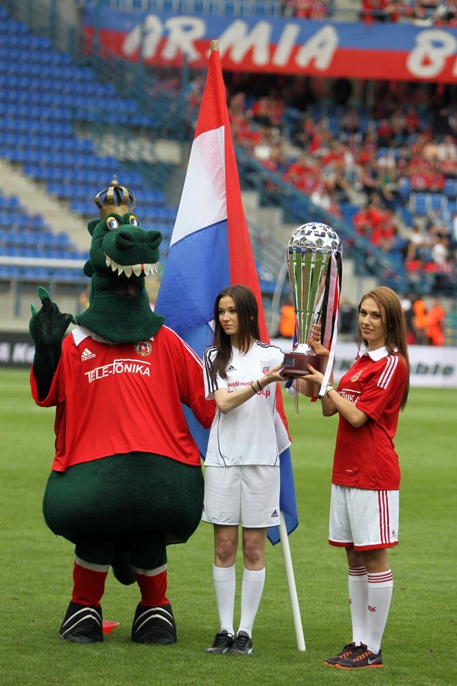 Prezentacja zespołów na stadionie Wisły Kraków