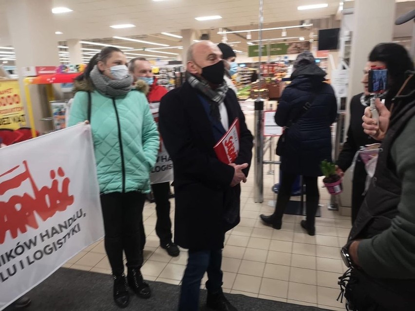 6 lutego sklep Intermarché w Cieszynie był otwarty, mimo...