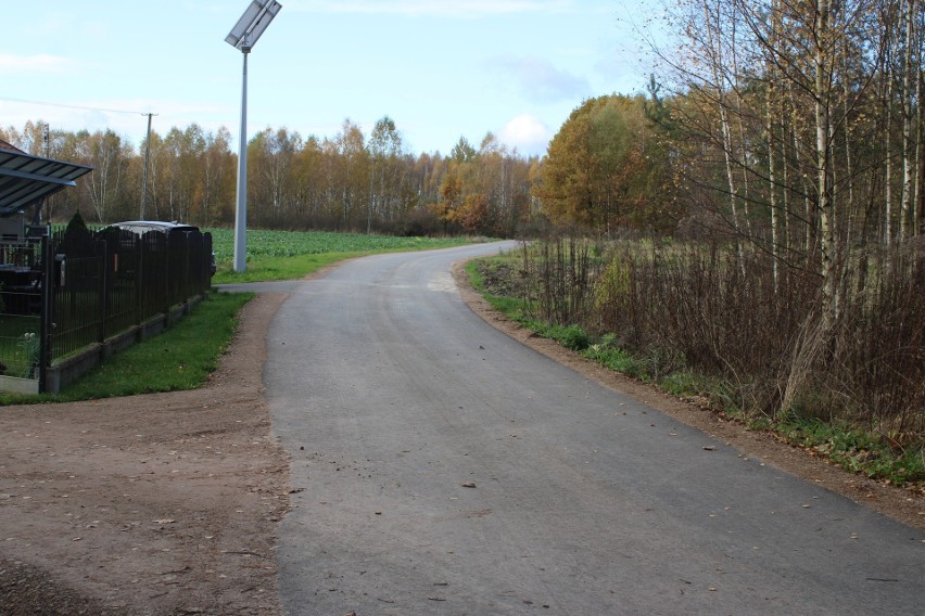 Zakończono przebudowę kolejnej z remontowanych dróg w gminie Małogoszcz. W miejscowości Bocheniec