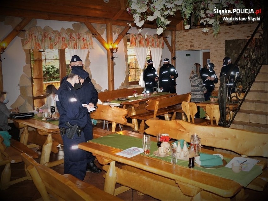 Policja i sanepid z interwencją w Chacie Staropolskiej,...