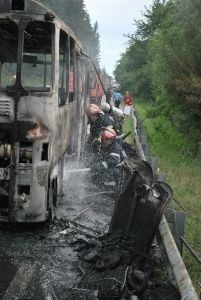 Autobus zapalił się. Na szczęście jednak nikt z jego pasażerów nie został ranny.