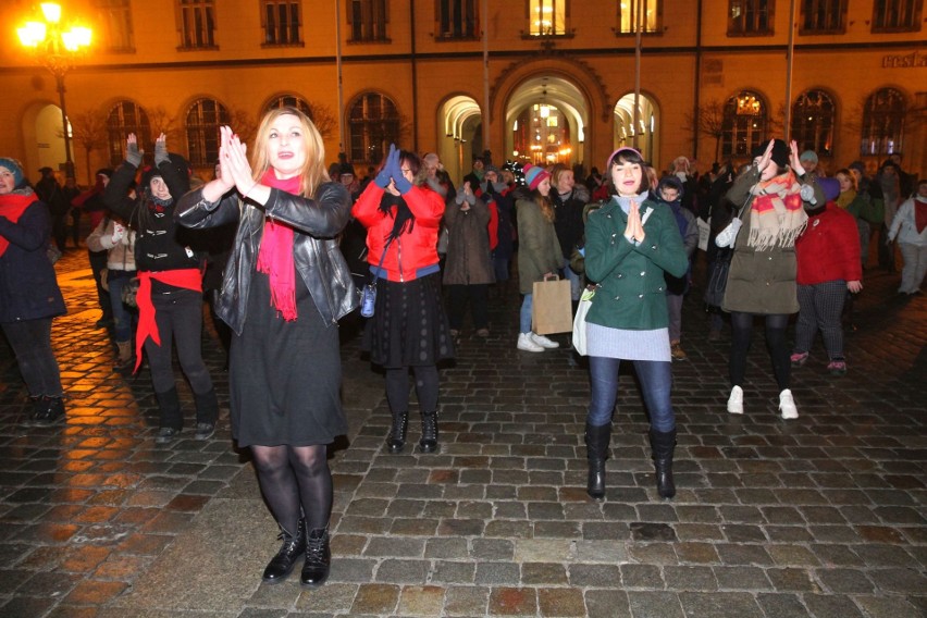 Kobiety zatańczyły przeciwko gwałtom na randkach