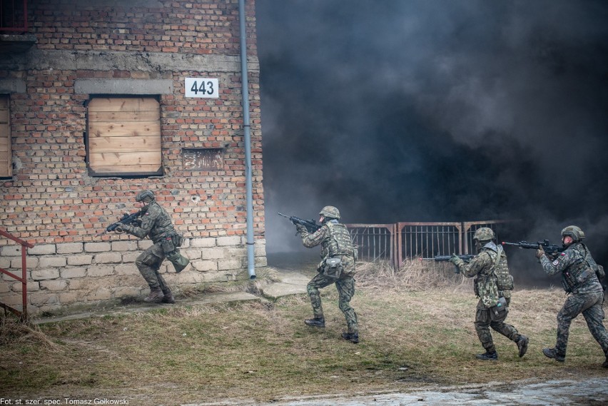 Żołnierze 5. batalionu strzelców podhalańskich w Przemyślu...