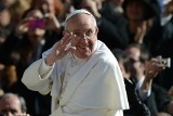 Radzą papieżowi poruszać się na inwalidzkim wózku. On ma jednak swój pomysł na chore kolano