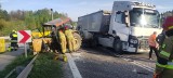 Wypadek na drodze krajowej w Sulisławicach. Zderzyły się ciągnik rolniczy i ciężarówka