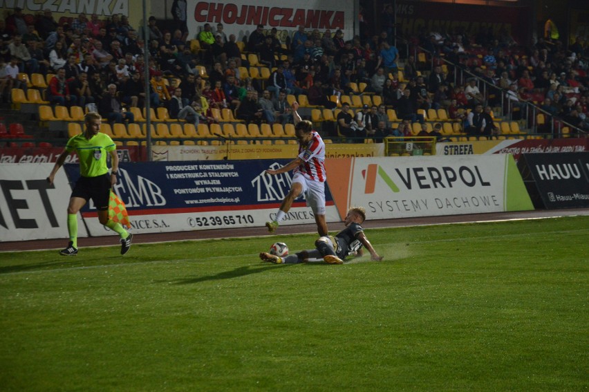 Chojniczanka odpadła z Pucharu Polski, ale schodziła z boiska bez wstydu. Chojniczanka Chojnice - Resovia Rzeszów 2:3 (0:2)