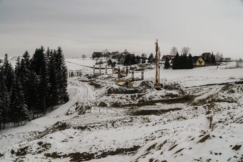 Budowa nowej zakopianki. Roboty na odcinku Rdzawka-Nowy Targ idą pełną parą [ZDJĘCIA Z PLACU BUDOWY] 9.04.2021