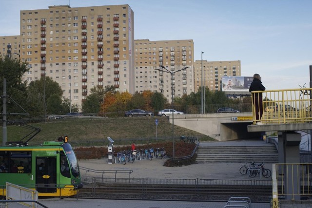 MPK Poznań właśnie ogłosiło przetarg na realizację prac na odcinku od ulicy Roosevelta do przystanku Słowiańska. Z kolei Zarząd Transportu Miejskiego ogłosi przetarg na wykonanie remontu odcinku od przystanku Słowiańska do przystanku Szymanowskiego.